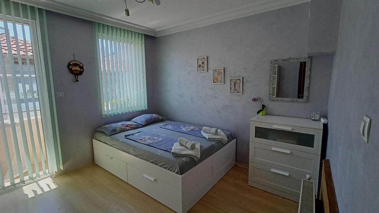 Nikolovi Home Apartments Pomorie Exterior foto